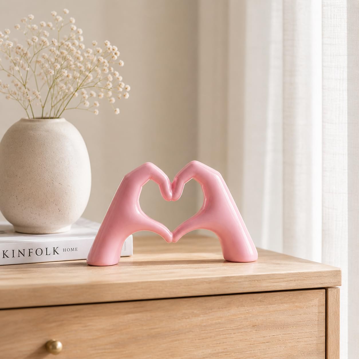 Heart Hands Sculpture Pink — PT01