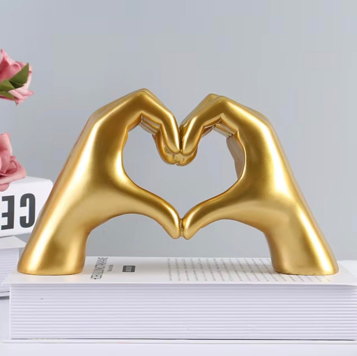 Heart Hands Sculpture Gold — PT01
