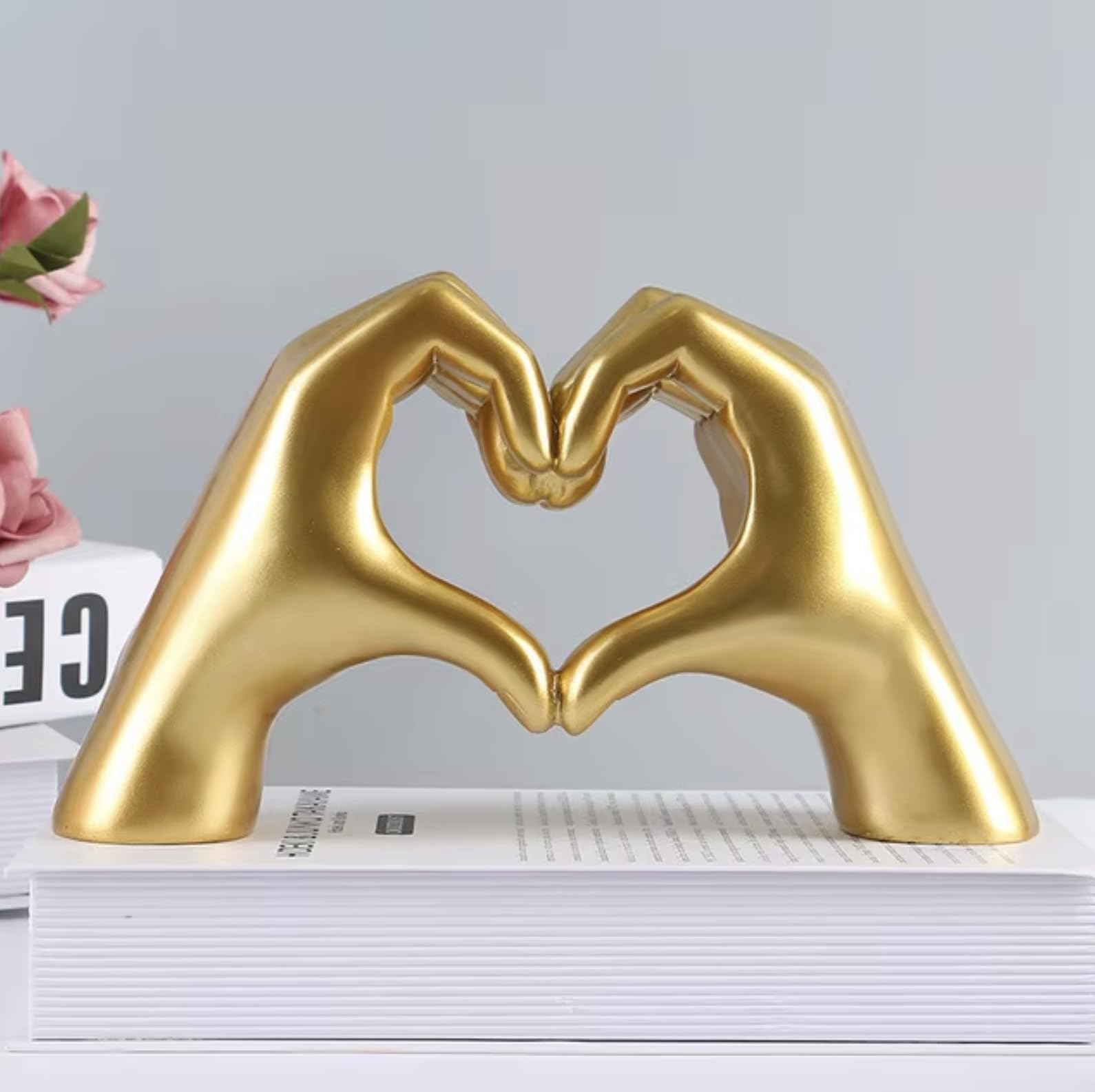 Heart Hands Sculpture Gold — PT01
